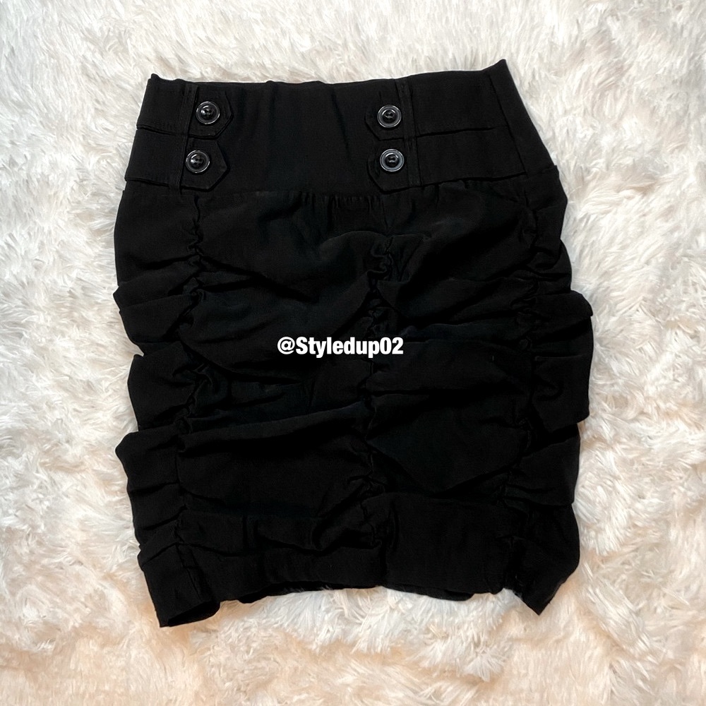 ~ A Mini black Ruched Frill Ruffle skirt~ - Picture 5 of 5